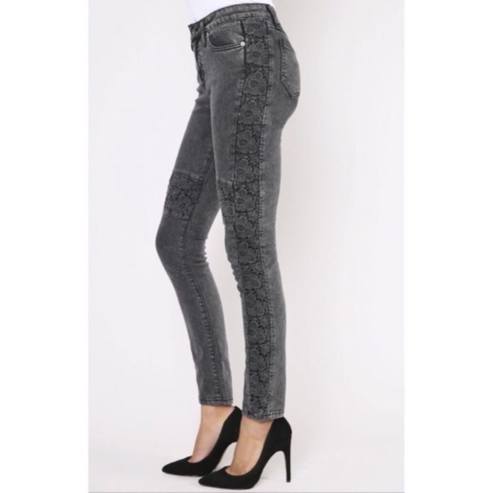 NWOT Carmar moto lace jeans